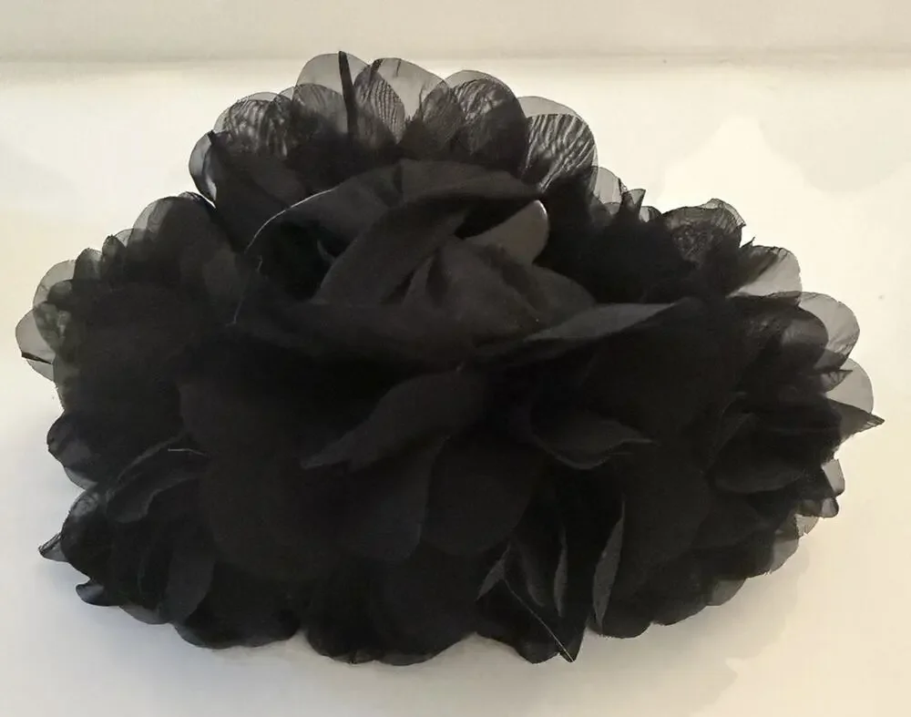NWOT Zara Black Floral Shaped Claw Clip
